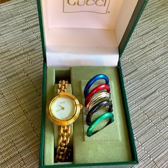 Authentic GUCCI gold tone watch w/ bezels π₯π₯ - Picture 2 of 12